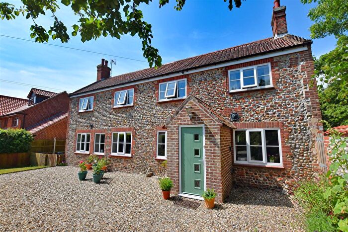 4 Bedroom Detached House For Sale In Bears Road, Paston, NR28