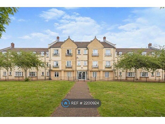 2 Bedroom Flat To Rent In Woodley House, Witney, OX28