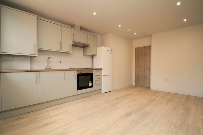 1 Bedroom Apartment To Rent In Roman Road, London, E3