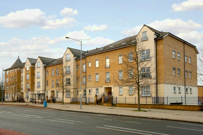 2 Bedroom Flat To Rent In Richmond Road, Kingston Upon Thames, KT2