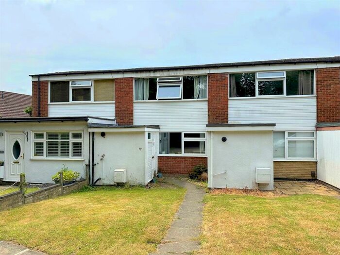 2 Bedroom Terraced House To Rent In Whitecroft, St Albans, Herts, AL1