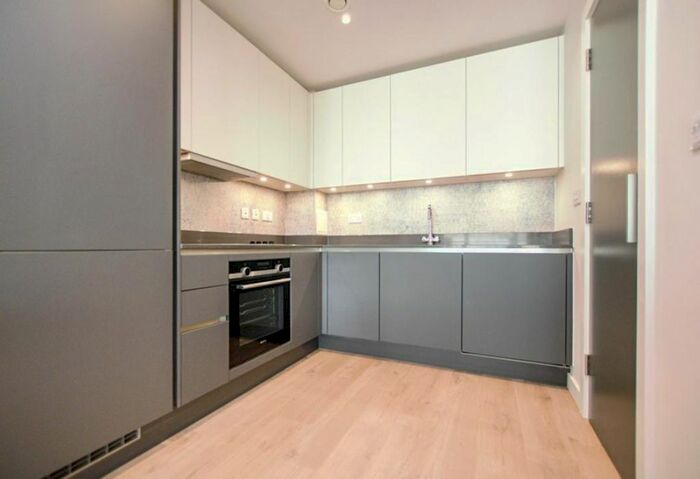 1 Bedroom Flat To Rent In Merchants House, Stratford, E20