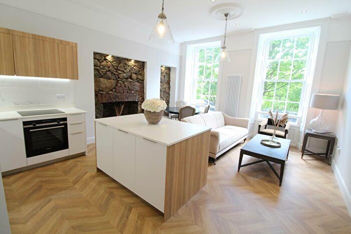 1 Bedroom Flat To Rent In Bon Accord Crescent, Aberdeen, AB11