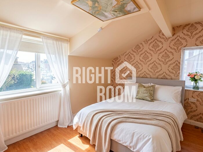 4 Bedroom Detached House To Rent In Foundry Lane, Southampton, SO15