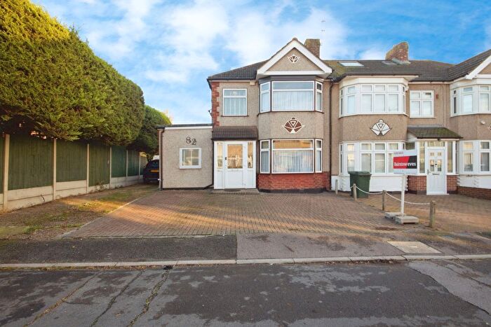 3 Bedroom End Terrace House For Sale In Barton Avenue, Romford, Essex, RM7