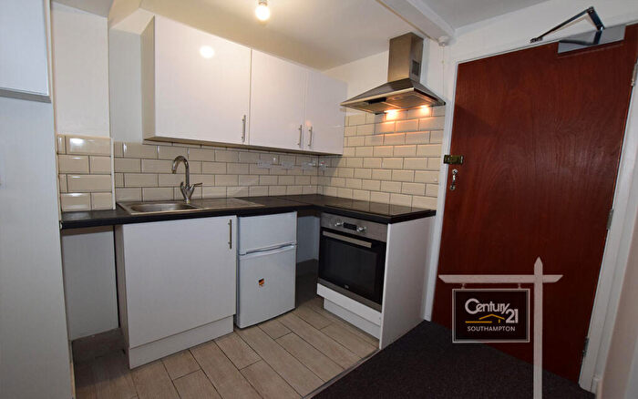 1 Bedroom Flat To Rent In |Ref: |, St Denys Road, Southampton, SO17