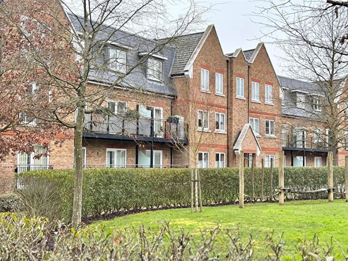 2 Bedroom Flat To Rent In Campion Square, Dunton Green, TN14