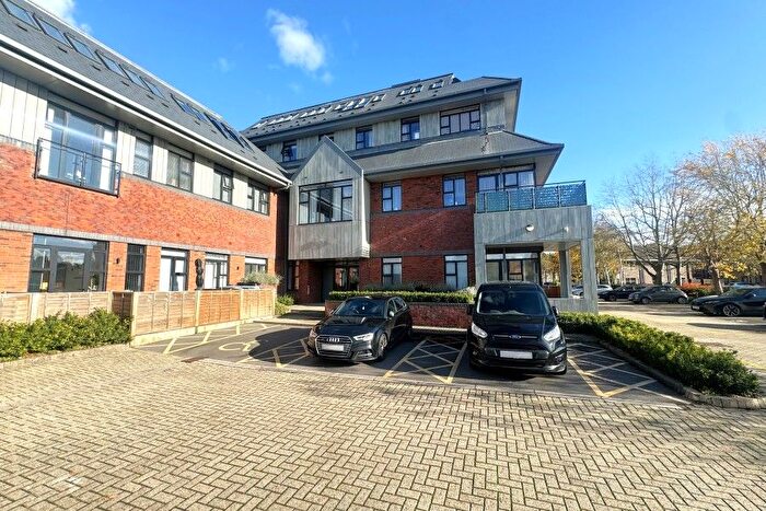 1 Bedroom Flat To Rent In Woking, Surrey, GU21