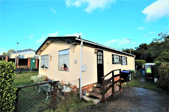 3 Bedroom Mobile/park Home For Sale In Wyatts Covert, Denham, Buckinghamshire UB9