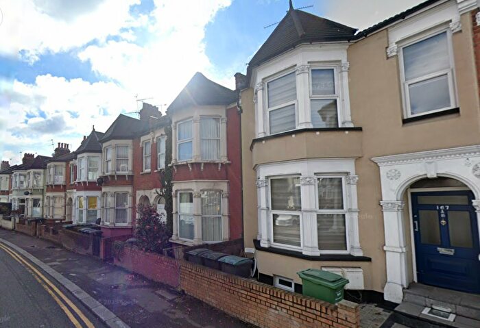 4 Bedroom Flat To Rent In Wightman Road, Harringay, N8