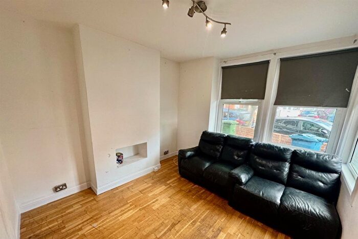 3 Bedroom Property To Rent In Graham Road, Wealdstone, HA3