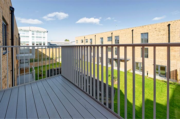 1 Bedroom Flat To Rent In Iris House, Plum Mews, Tooting, SW17