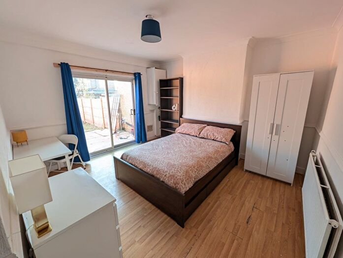 5 Bedroom Flat To Rent In Croxford Gardens, London, N22