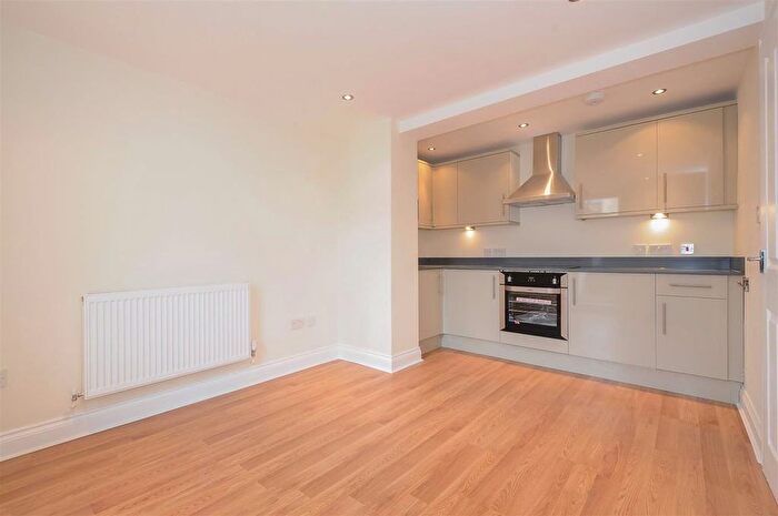 1 Bedroom Flat To Rent In Colmer Road, Streatham, SW16