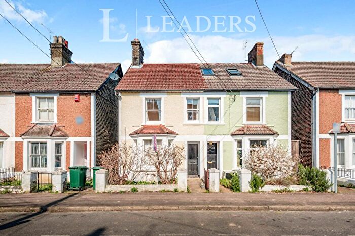 3 Bedroom Semi-Detached House To Rent In Victoria Road, West Green, RH11