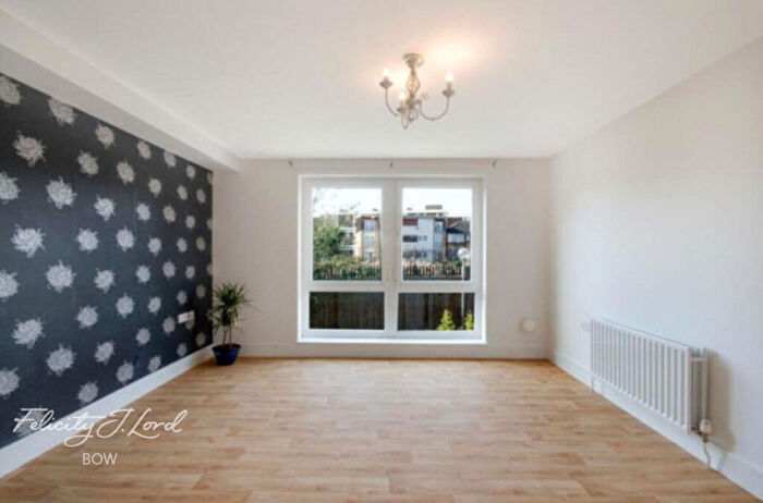 2 Bedroom Apartment To Rent In Watts Grove, London, E3