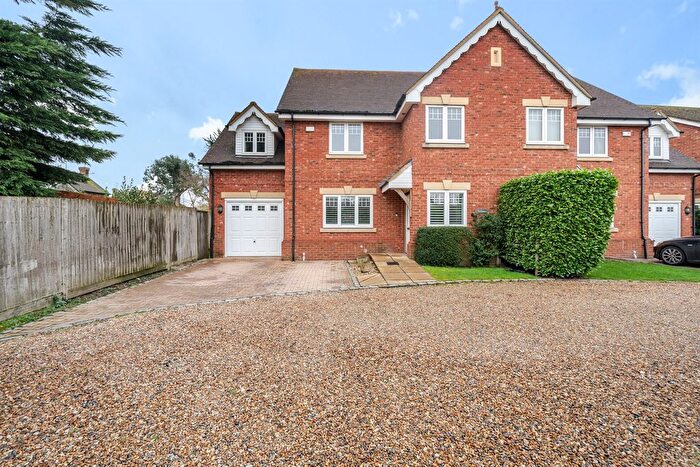 4 Bedroom Semi-Detached House To Rent In Robin Hood Lane, Winnersh, Wokingham, RG41