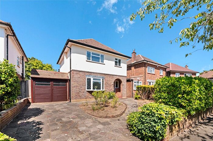 3 Bedroom Detached House For Sale In Merle Avenue, Harefield, Uxbridge, UB9