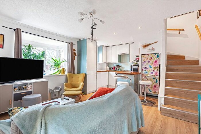 1 Bedroom End Terrace House For Sale In Firs Close, Mitcham, CR4