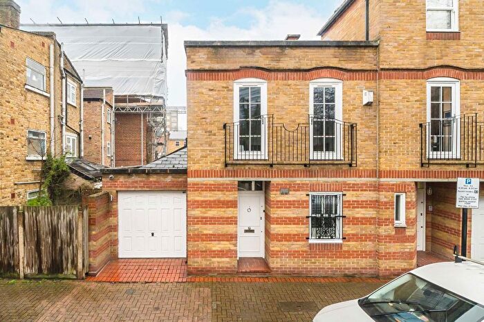 4 Bedroom Flat To Rent In Orville Road, Battersea, SW11