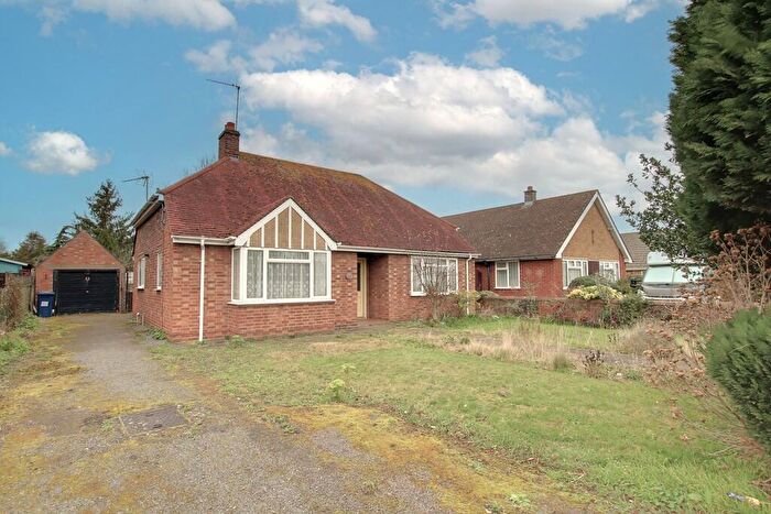 3 Bedroom Detached Bungalow For Sale In Wood Street, Chatteris, PE16