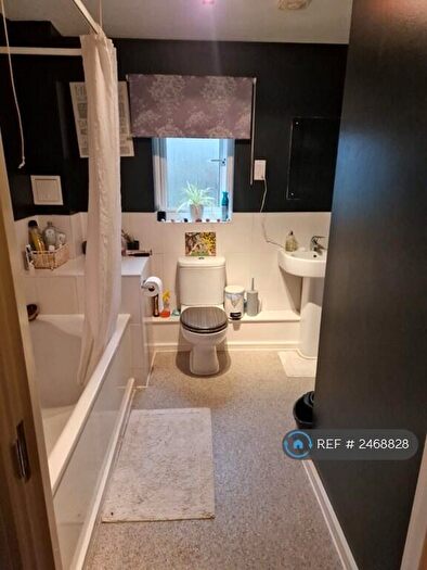 2 Bedroom Flat To Rent In Limehouse Court, Sittingbourne, ME10