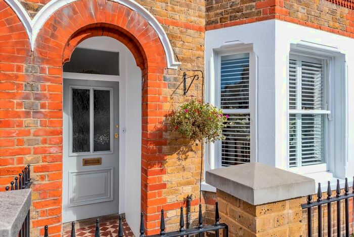 3 Bedroom Terraced House To Rent In Queens Road, Windsor, SL4