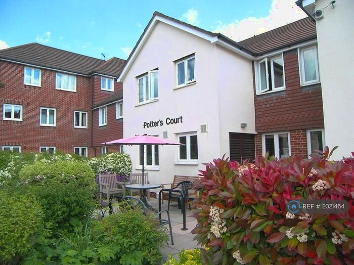 1 Bedroom Flat To Rent In Darkes Lane, Potters Bar, EN6