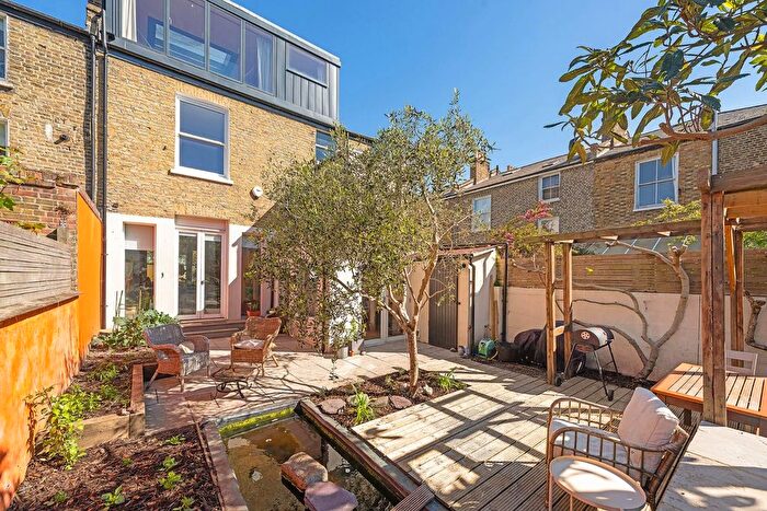 5 Bedroom Property For Sale In Sudbourne Road, SW2