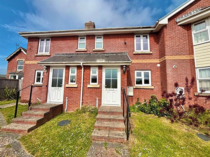3 Bedroom Terraced House For Sale In Avenue Road, Freshwater, PO40