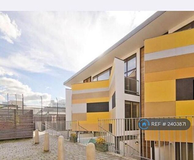 2 Bedroom Flat To Rent In Mears Close, London, E1