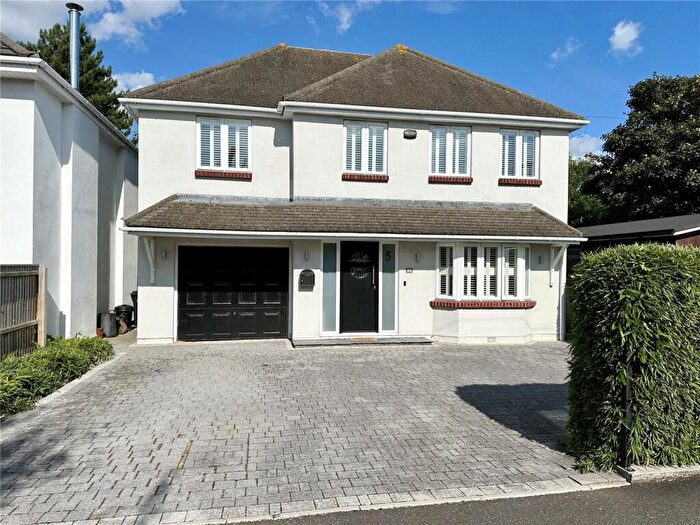 5 Bedroom Detached House For Sale In Wickfield Avenue, Christchurch, Dorset, BH23