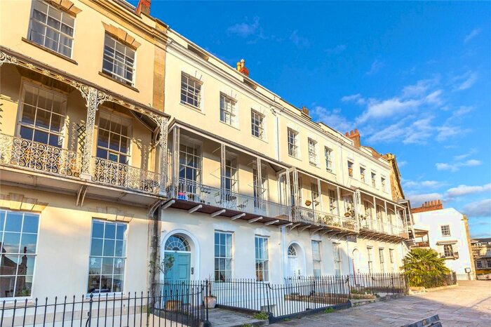 3 Bedroom Flat To Rent In Royal York Crescent, Clifton, Bristol, BS8