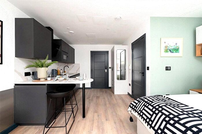 Apartment To Rent In Charlotte Street, City Centre, BS1