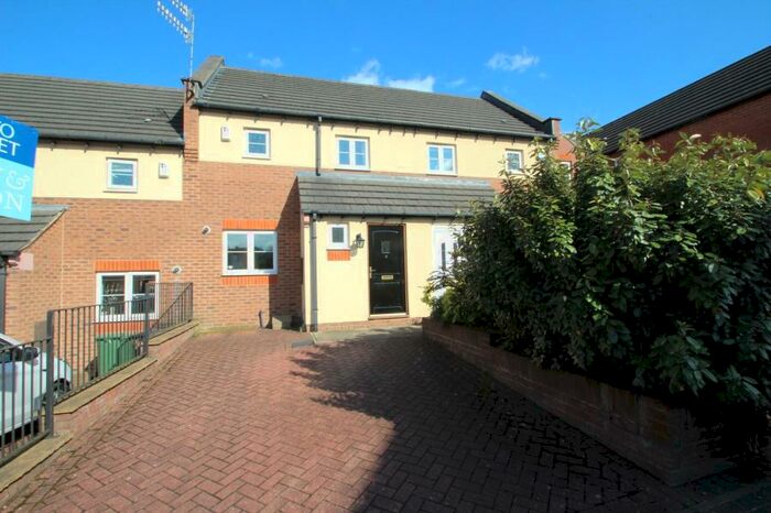 2 Bedroom Mews To Rent In Bramble Court, Swallow Drive, Pool In Wharfedale, Otley, LS21