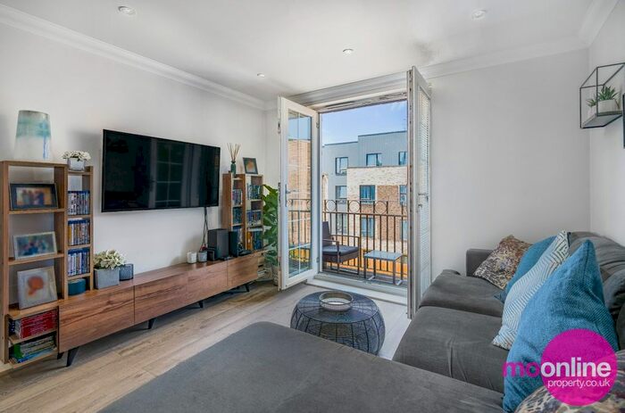 2 Bedroom Flat For Sale In London Road, Bushey, Hertfordshire, WD23