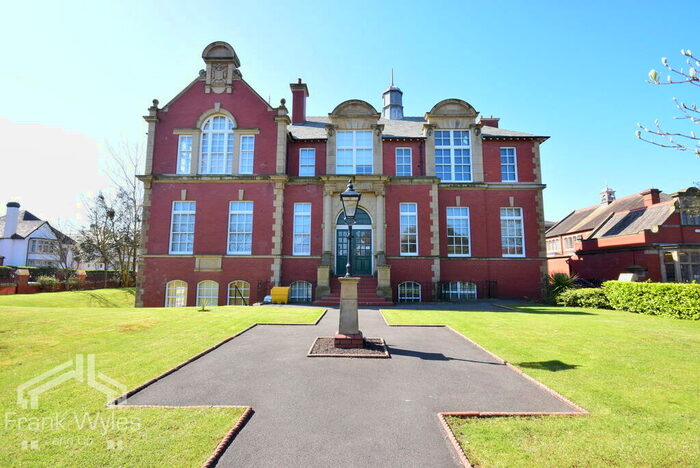 2 Bedroom Flat To Rent In College Court, Clifton Drive South, Lytham St Annes, Lancashire, FY8