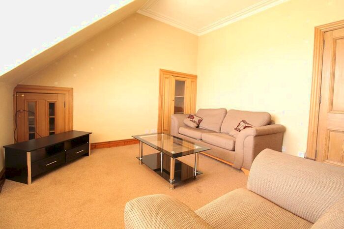 1 Bedroom Flat To Rent In Broomhill Road, Top Floor/Attic Right, AB10