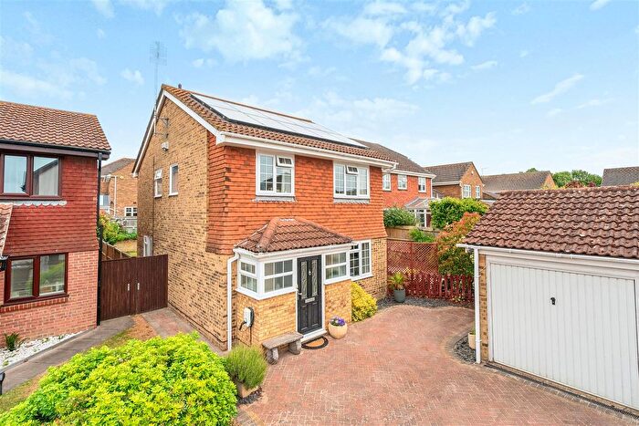 4 Bedroom Detached House For Sale In Leney Road, Wateringbury, Maidstone, ME18
