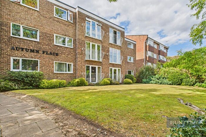 2 Bedroom Flat For Sale In Autumn Place, Winn Road, SO17