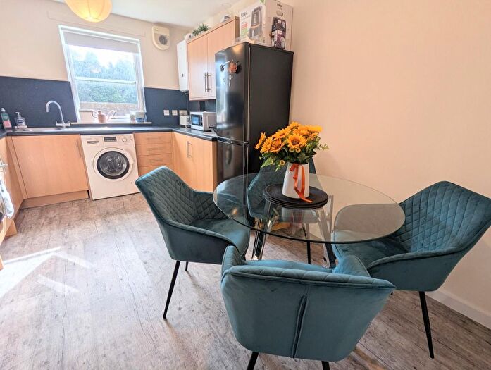 2 Bedroom Flat To Rent In Albury Gardens, Ferryhill, Aberdeen, AB11