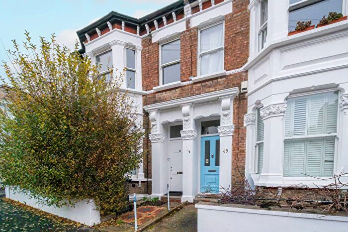 2 Bedroom Flat To Rent In Brading Road, Brixton Hill, London, SW2