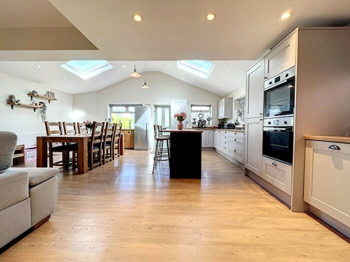 4 Bedroom Semi-Detached House For Sale In Sunnyhurst Lane, Darwen, BB3