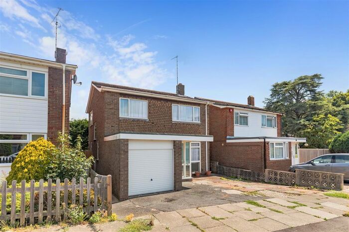 3 Bedroom Semi-Detached House To Rent In Overhill Gardens, Brighton, BN1