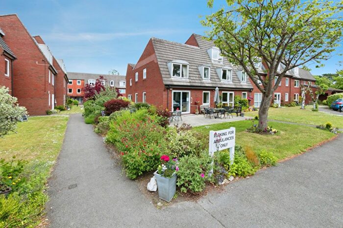 1 Bedroom Flat For Sale In Ringwood Road, Ferndown, BH22