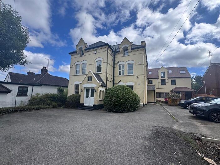 1 Bedroom Apartment To Rent In Oakleigh Park South, Whetstone, N20