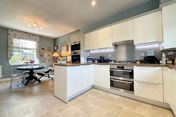 4 Bedroom Detached House For Sale In Three Fields Road, Tenterden, Kent, TN30