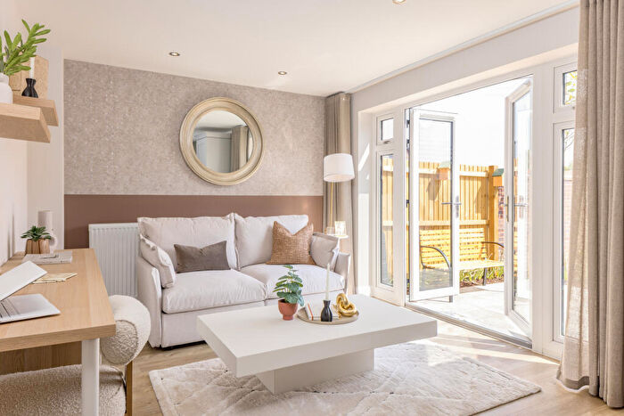 4 Bedroom Detached House For Sale In Crediton Road, Okehampton, EX20