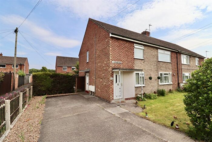 2 Bedroom Flat For Sale In Manor Garth, Barmby Moor, YO42