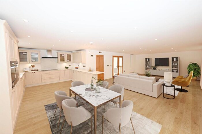 4 Bedroom Detached House For Sale In Tunstall, Richmond, DL10